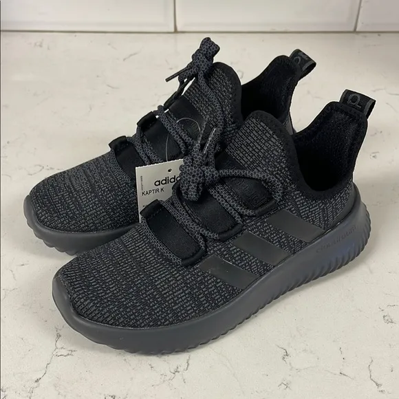 adidas Kaptir K Boys Running Shoes Size 4 NWT Grey &amp; Black