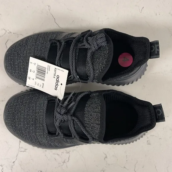 adidas Kaptir K Boys Running Shoes Size 4 NWT Grey &amp; Black
