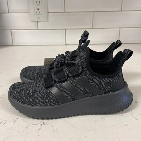 adidas Kaptir K Boys Running Shoes Size 4 NWT Grey &amp; Black