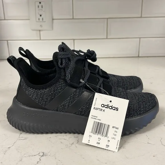 adidas Kaptir K Boys Running Shoes Size 4 NWT Grey &amp; Black