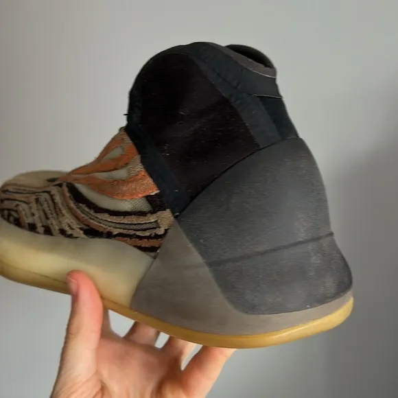 adidas YEEZY quantum QNTM flash orange amber tint shoes sneakers Kanye West Sz 4
