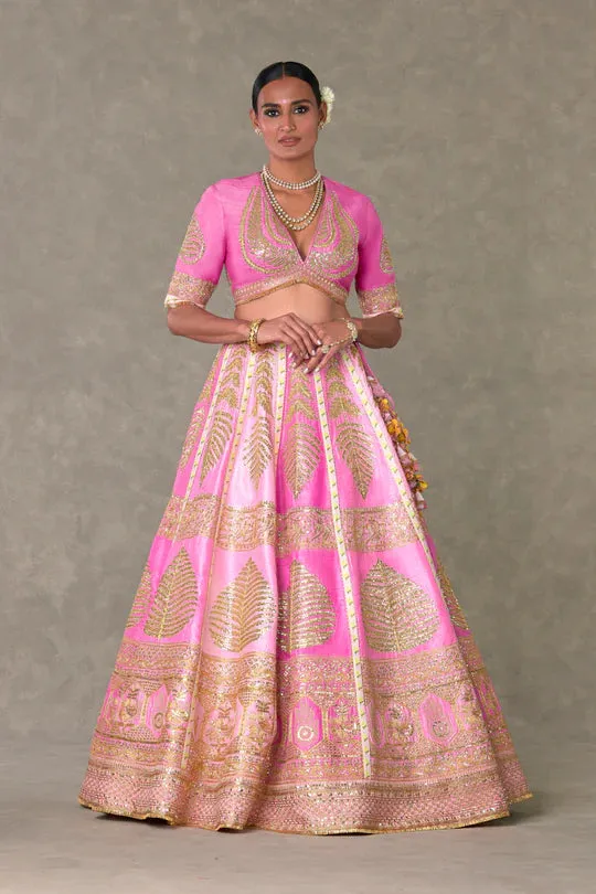 Barfi Pink ‘Paan-Patti’ lehenga With One Dupatta
