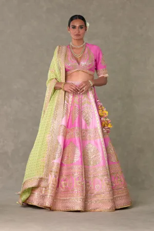 Barfi Pink ‘Paan-Patti’ lehenga With One Dupatta
