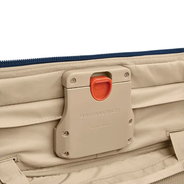BRIGGS & RILEY BASELINE ESSENTIAL 22" CARRY-ON EXPANDABLE SPINNER