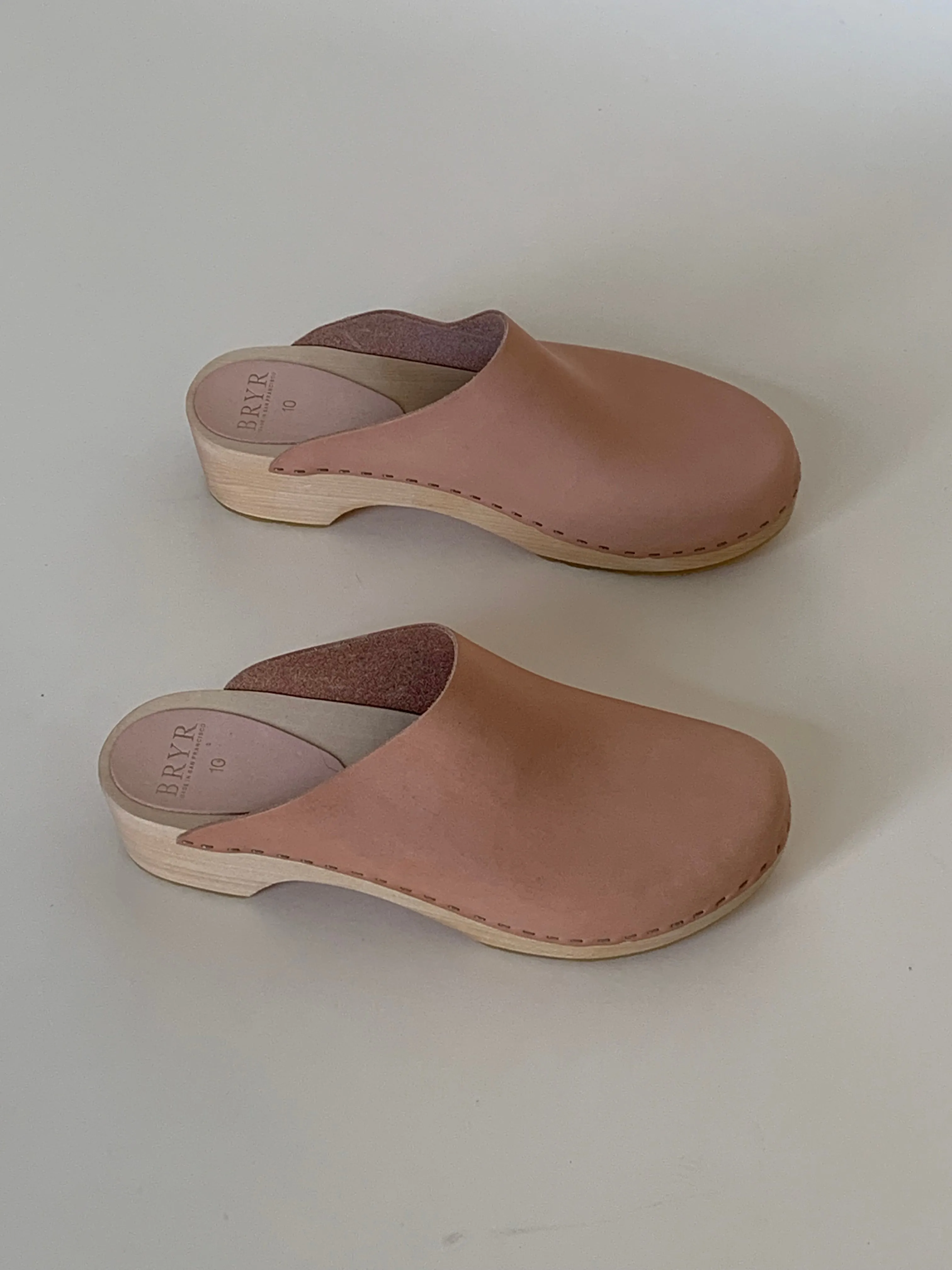Bryr tan clogs