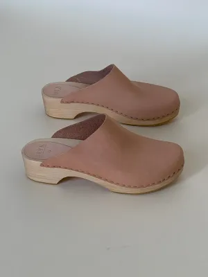 Bryr tan clogs