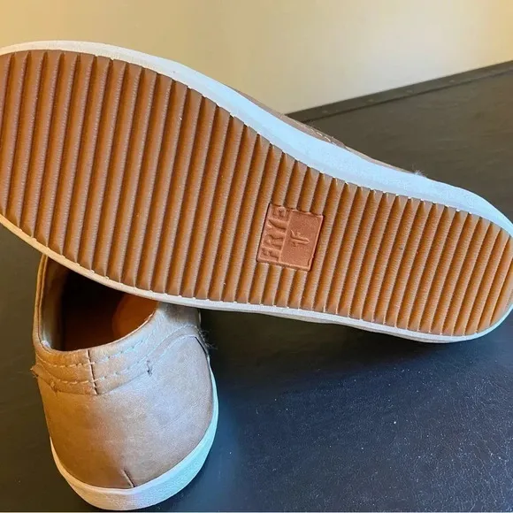 Frye Dylan Zip Moto Fawn Distressed Leather Slip On Sneaker Women’s Size 6M
