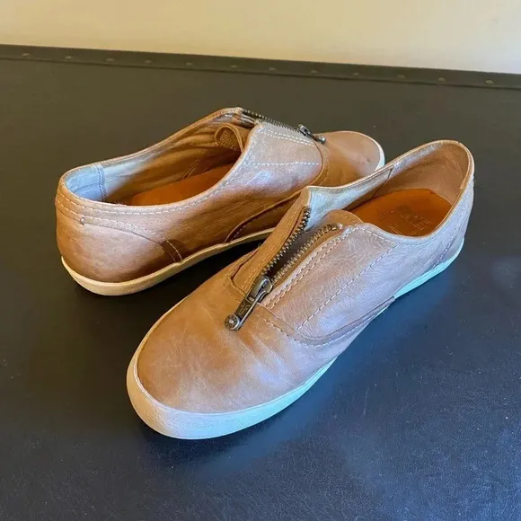 Frye Dylan Zip Moto Fawn Distressed Leather Slip On Sneaker Women’s Size 6M