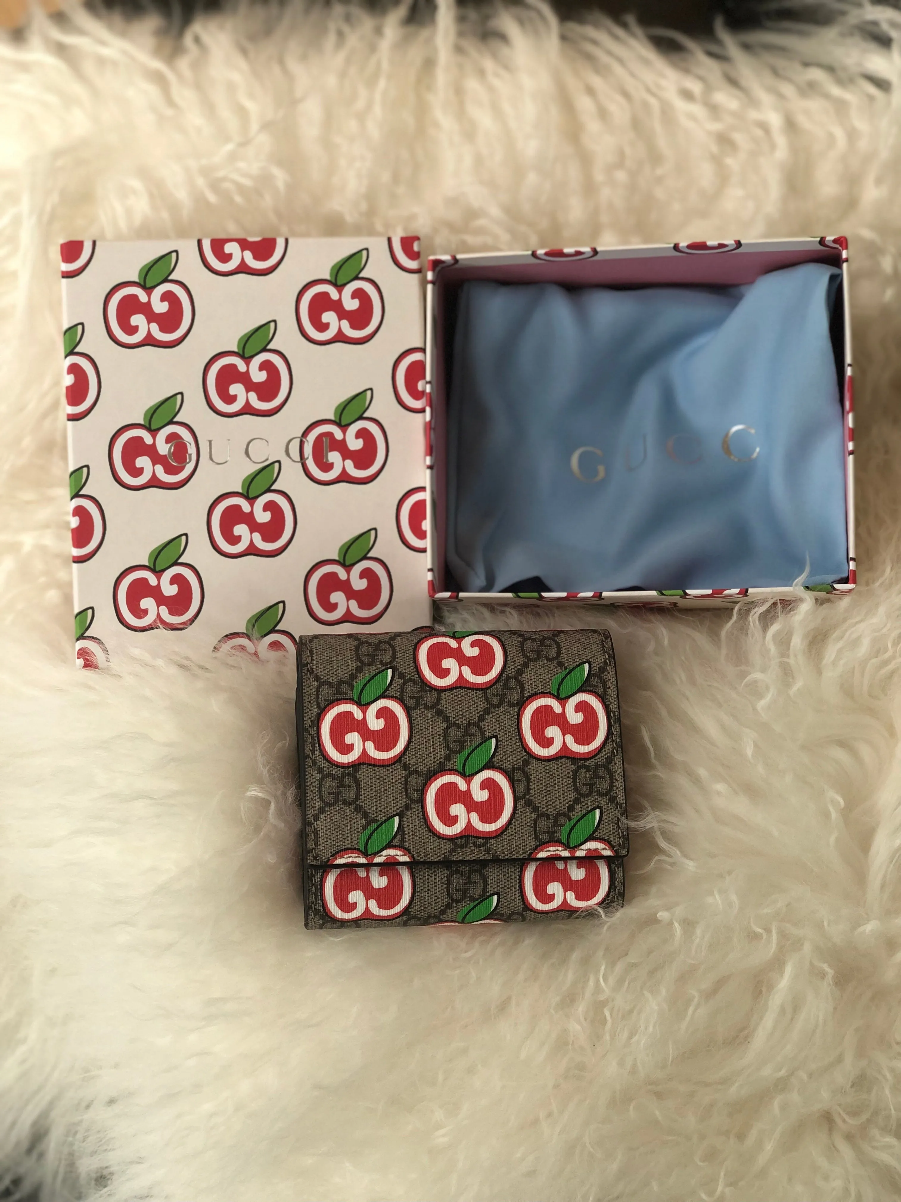 Gucci GG Supreme Canvas Apple French Wallet
