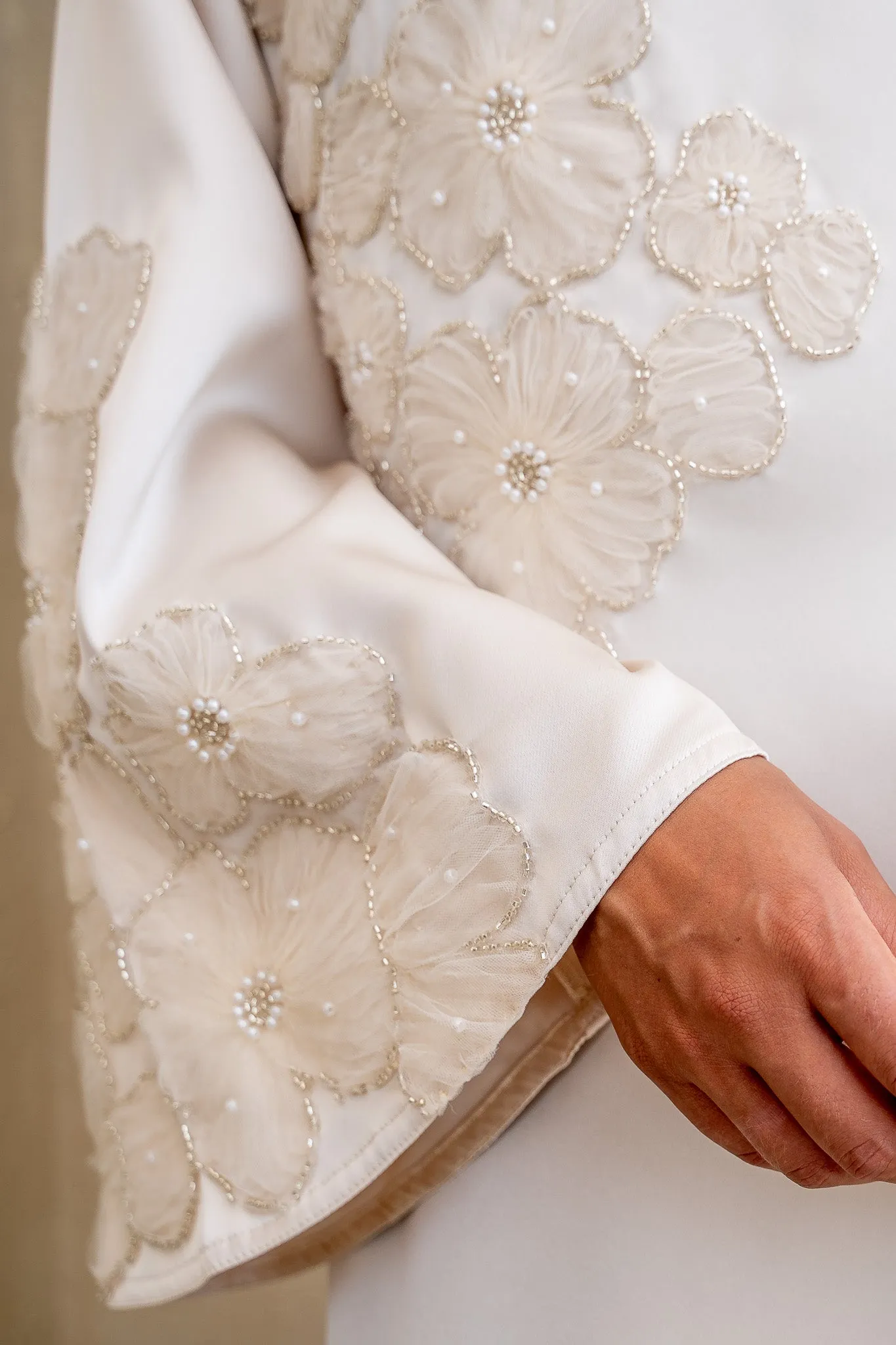 Ivory Blossom Embellished Cinch Abaya