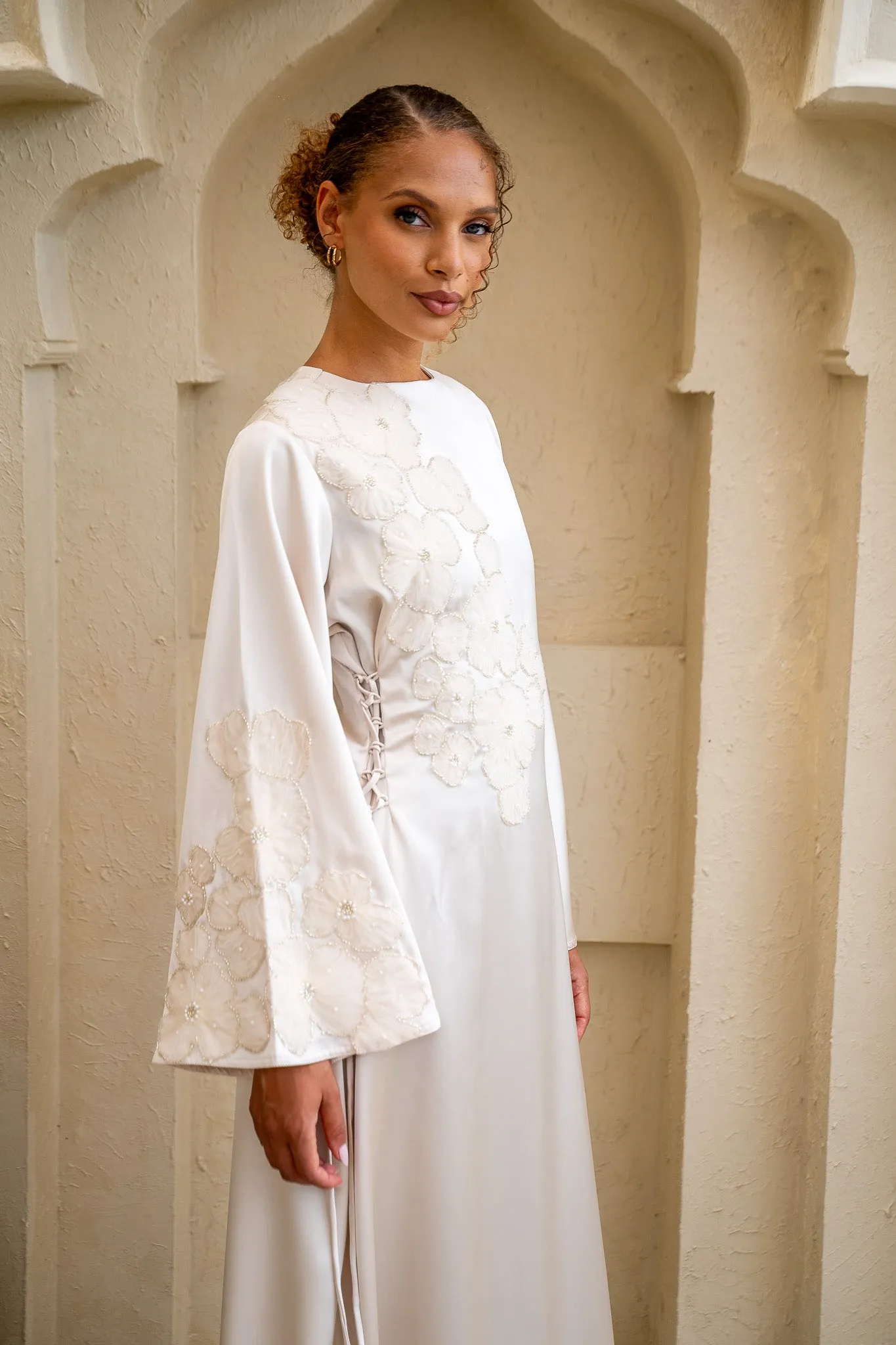 Ivory Blossom Embellished Cinch Abaya