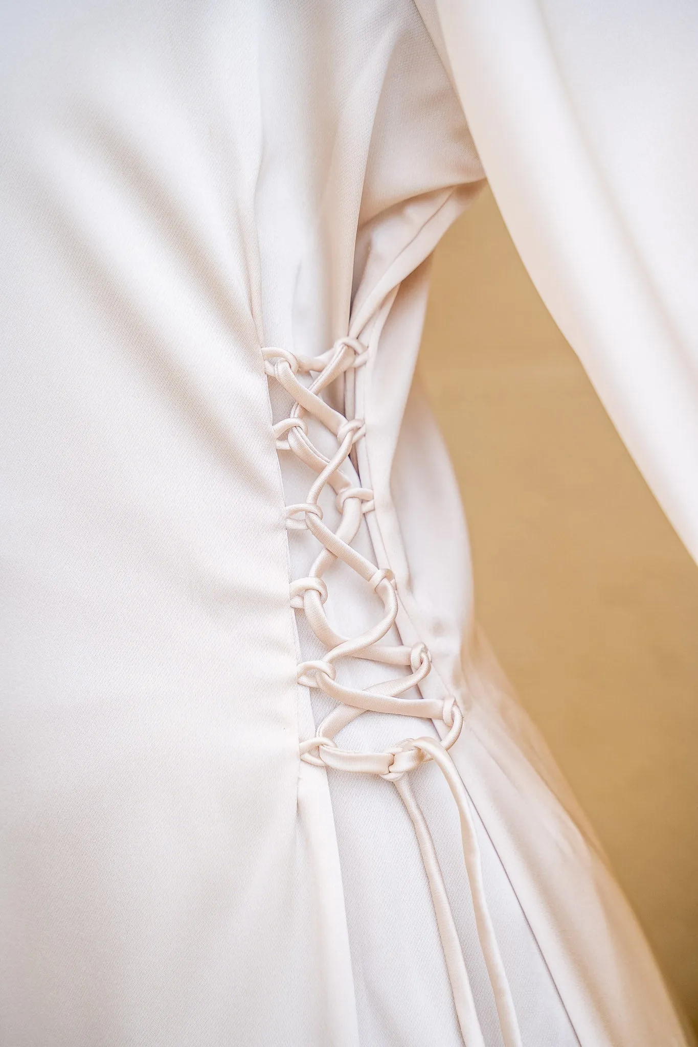 Ivory Blossom Embellished Cinch Abaya