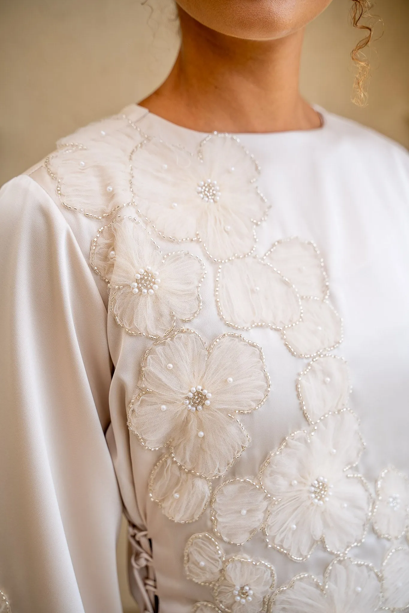 Ivory Blossom Embellished Cinch Abaya