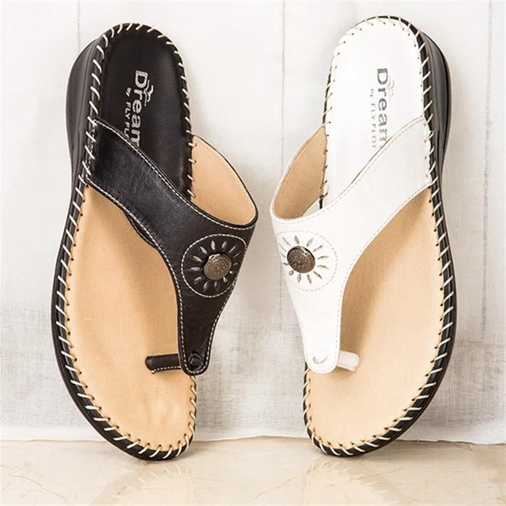 Leather Toe Post with Metal Centre Stud - KFFLY1901 / 146 506