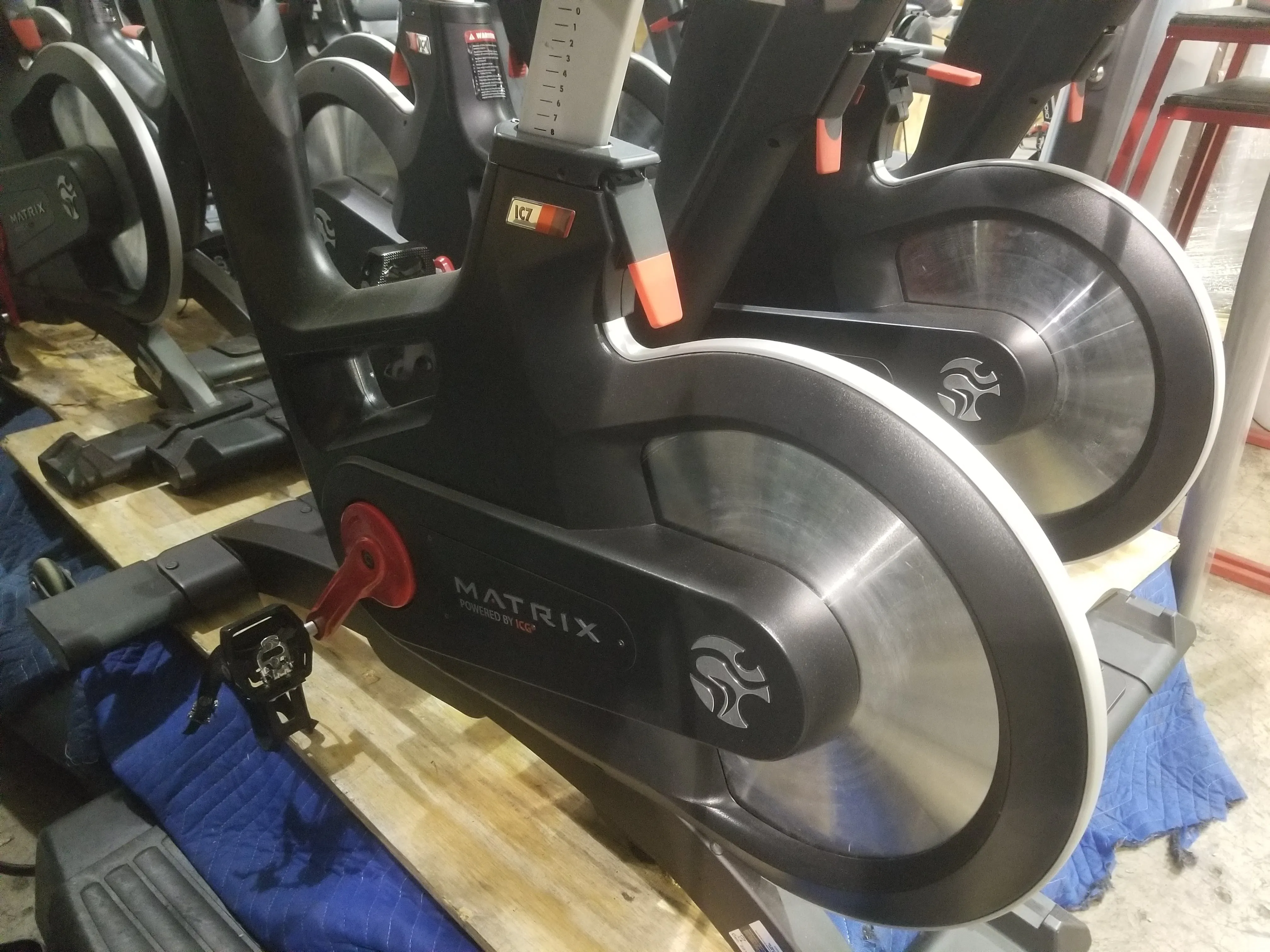 Life Fitness IC7 Indoor Cycle - ICG Exercise Bike w/Bluetooth