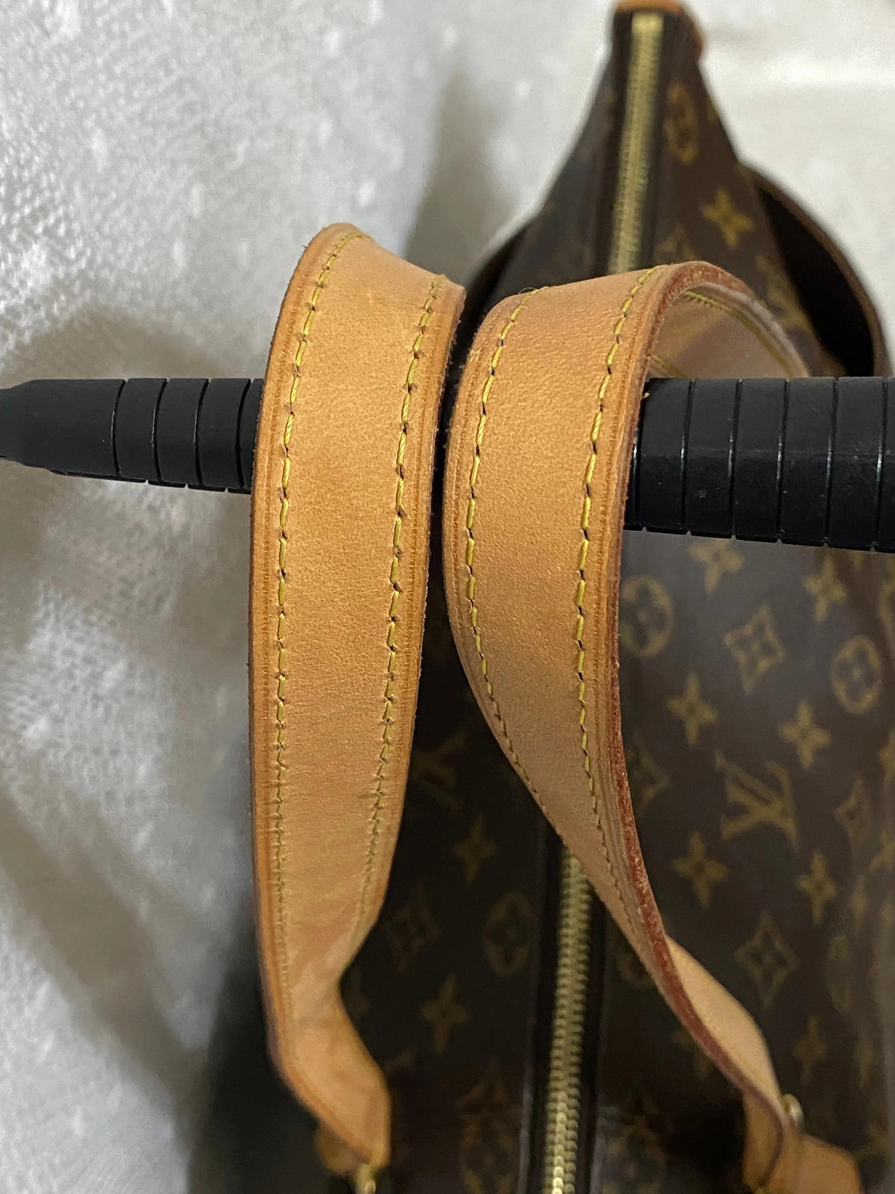Louis Vuitton Totally MM Monogram Canvas Tote