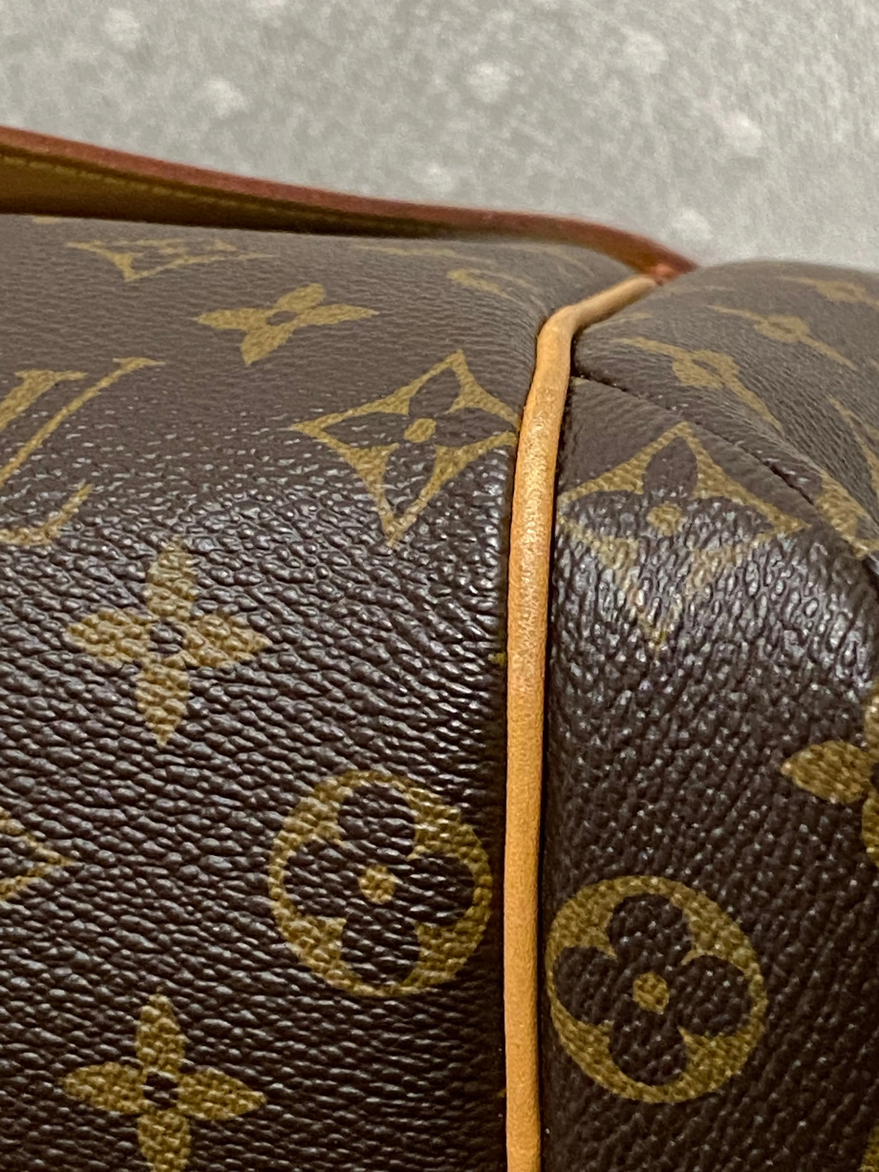 Louis Vuitton Totally MM Monogram Canvas Tote