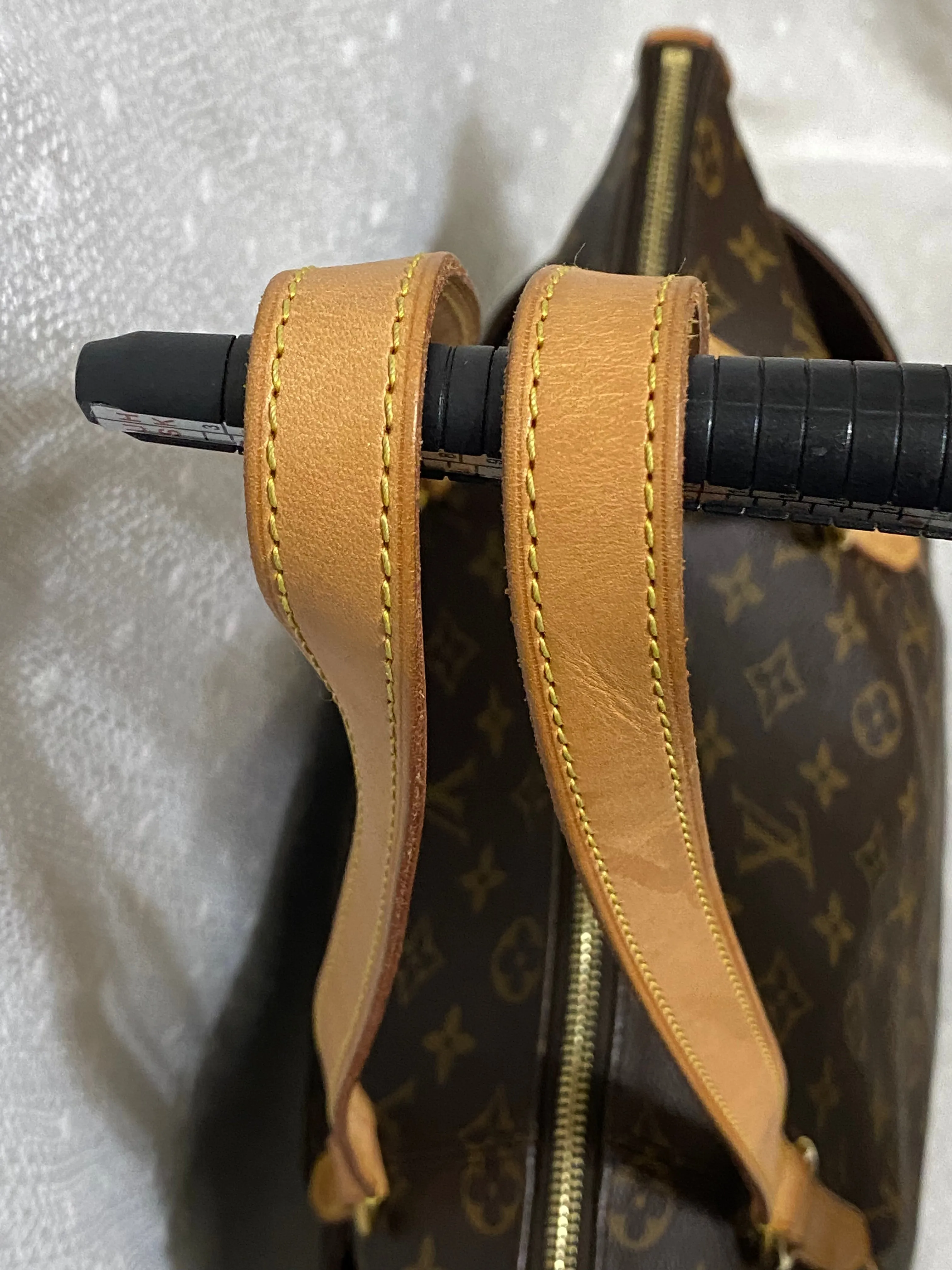 Louis Vuitton Totally MM Monogram Canvas Tote