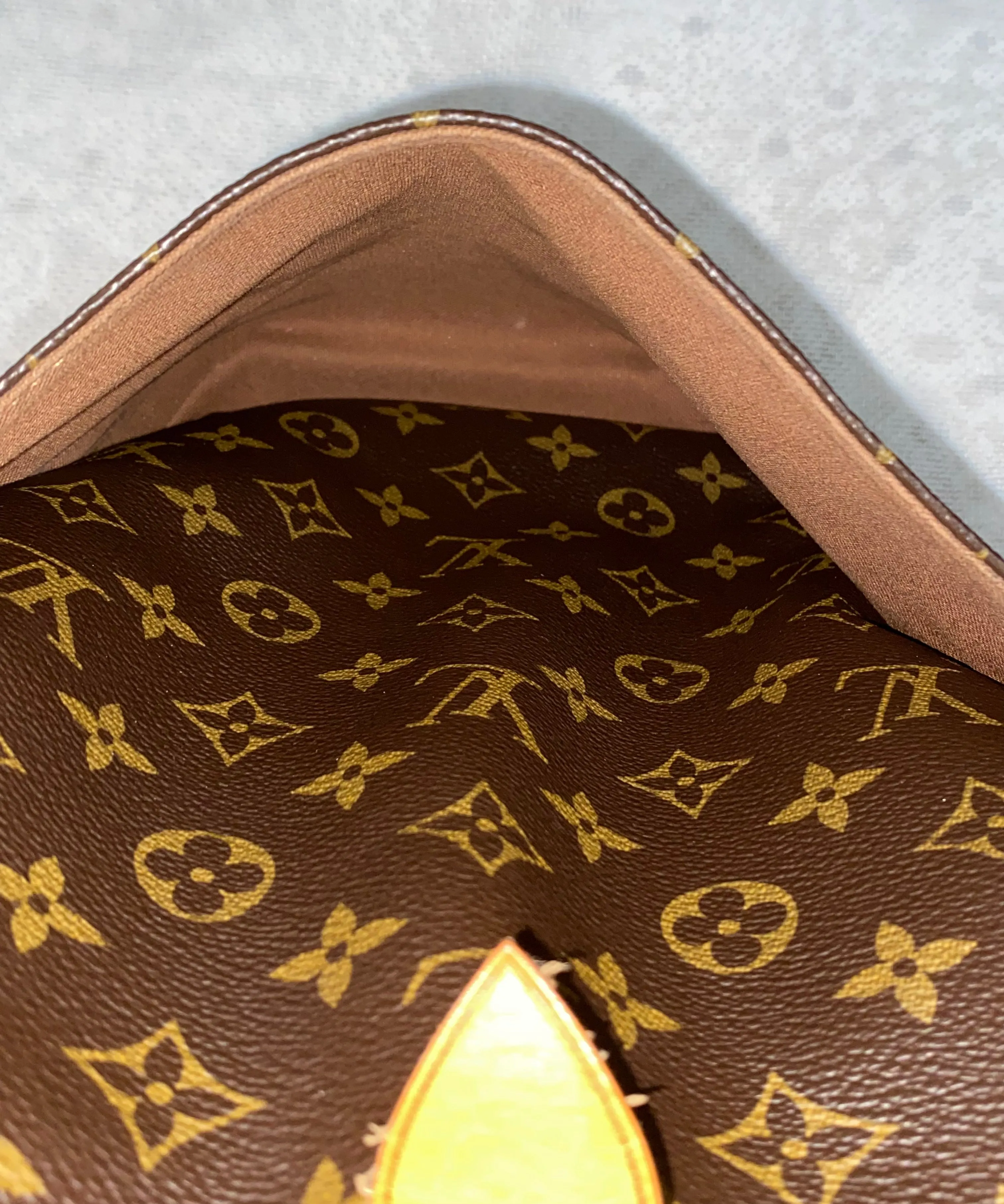 Louis Vuitton Totally MM Monogram Canvas Tote
