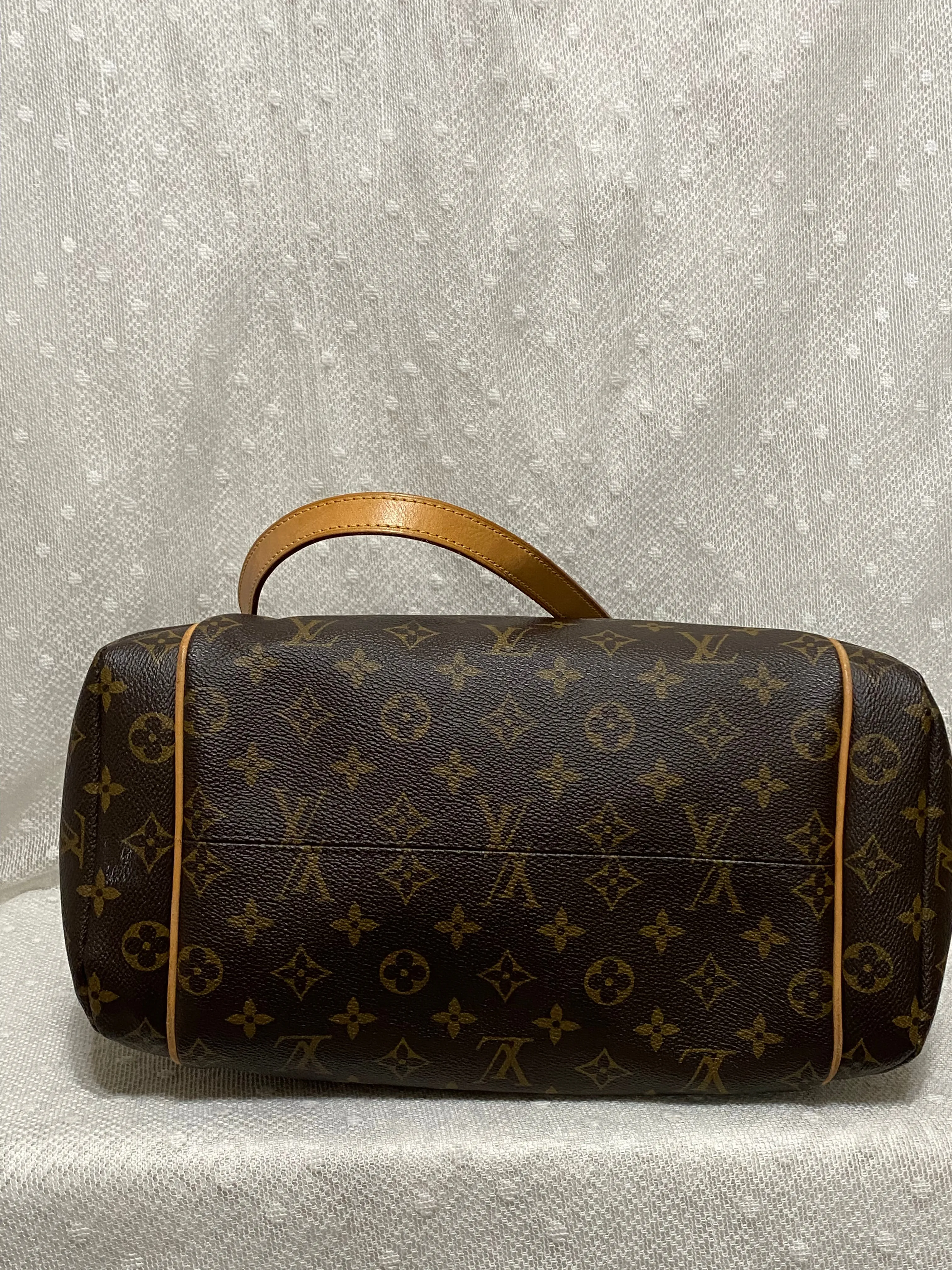 Louis Vuitton Totally MM Monogram Canvas Tote