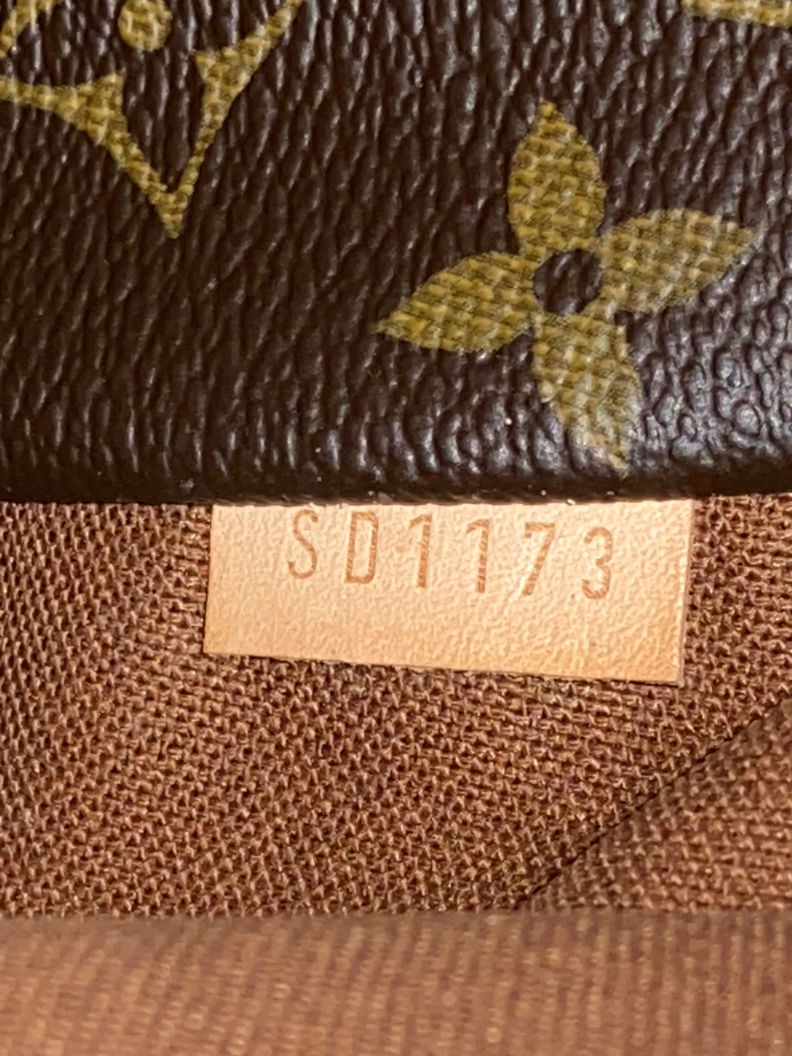 Louis Vuitton Totally MM Monogram Canvas Tote