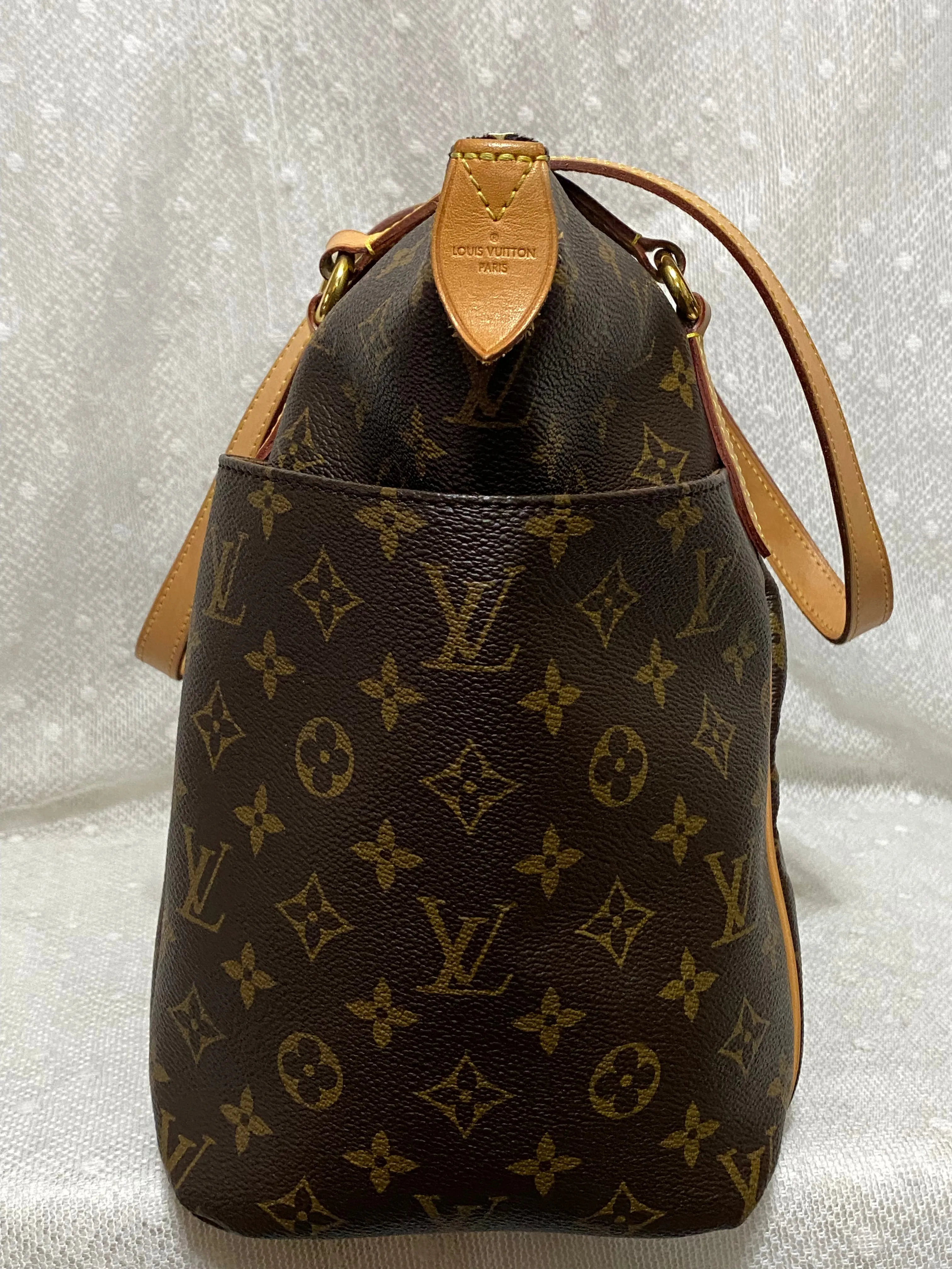 Louis Vuitton Totally MM Monogram Canvas Tote