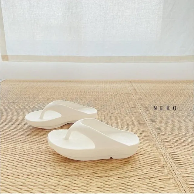 neko /  kurumi sandals