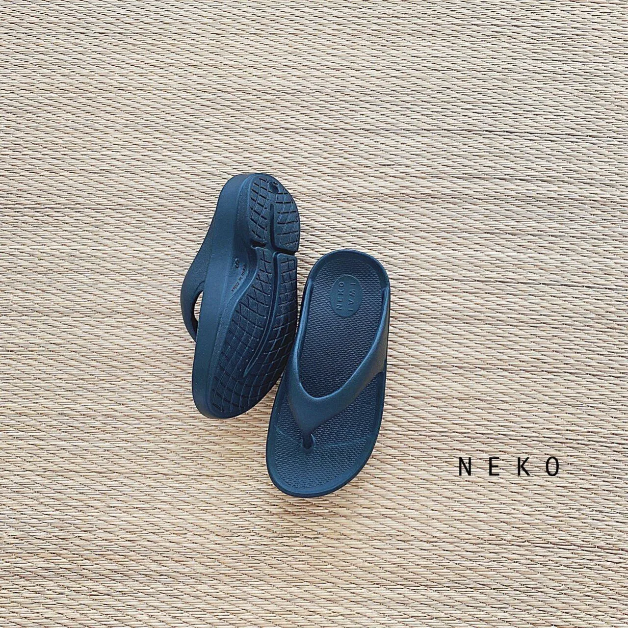 neko /  kurumi sandals
