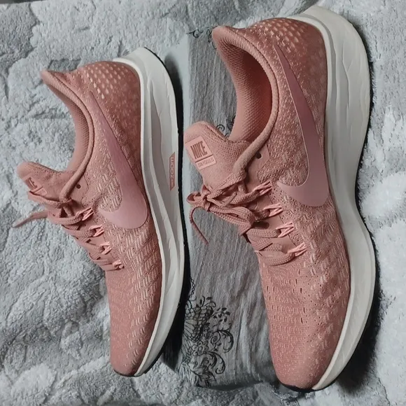 Nike Women's Pink Running Shoes