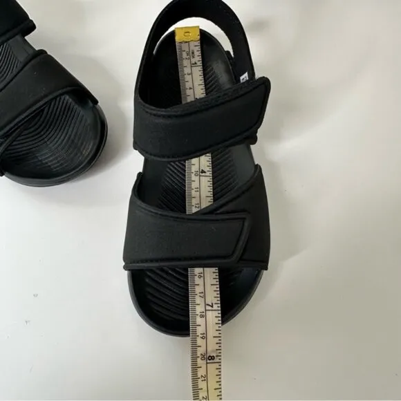 NWT Adidas kids Altaswim open toe sandals in Black size 11K