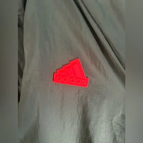 NWT Adidas Lift Your Mind Unisex Lightweight Windbreaker‎ Jacket Size Small