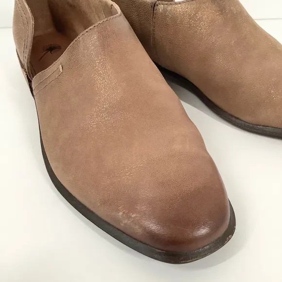 OTBT Coyote Slip-On Leather Shoe D' Orsay Side Cutout Water Resistant Neutral