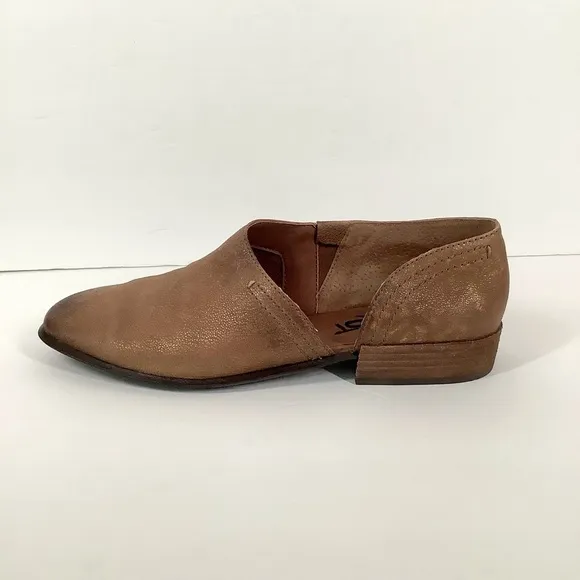 OTBT Coyote Slip-On Leather Shoe D' Orsay Side Cutout Water Resistant Neutral