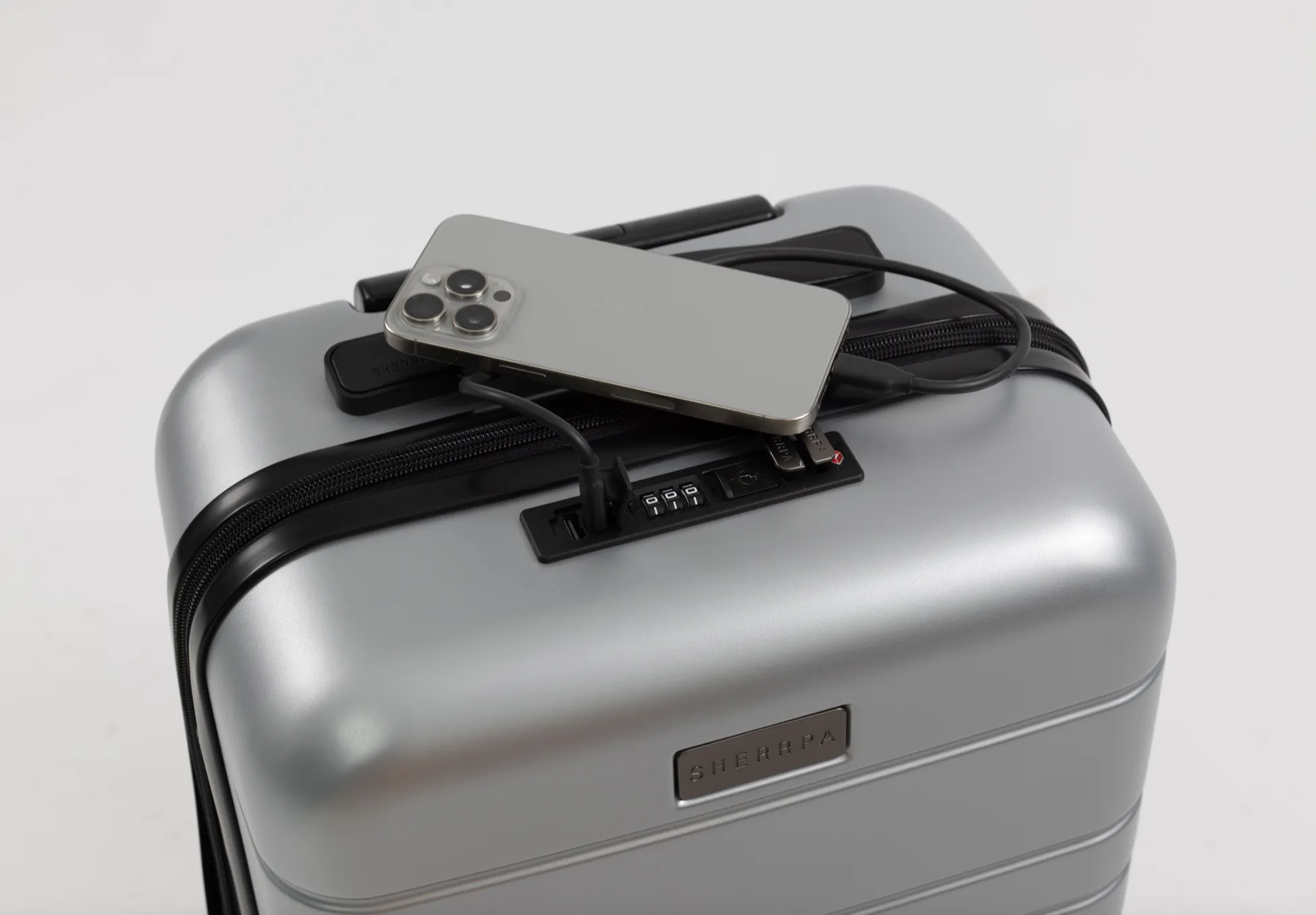 SHERRPA ESSENTIAL CARRY ON