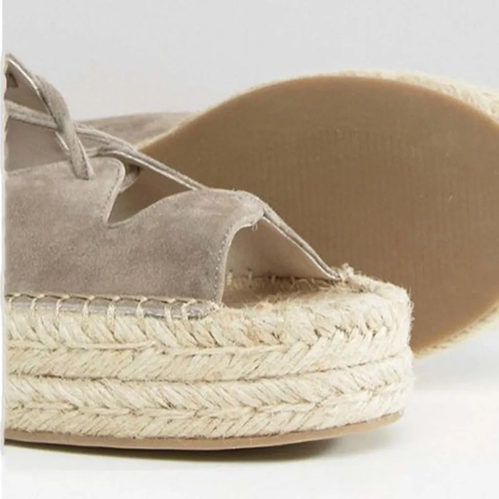 Ties Sandals