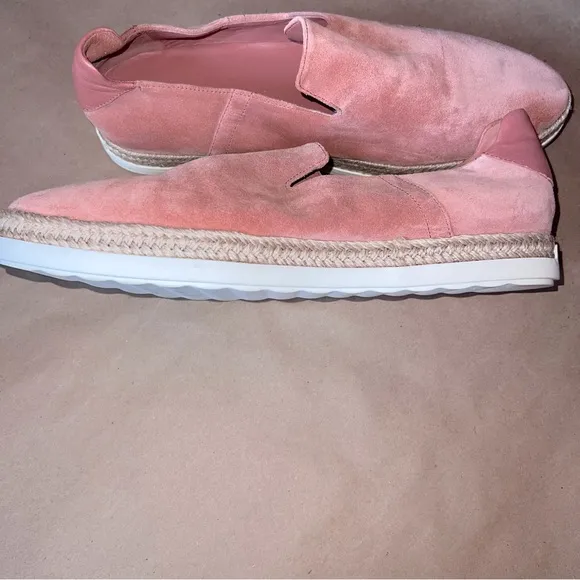 Vince Dillon Sneaker in Terracotta Rose Women’s Suede Slip Ons Size 9